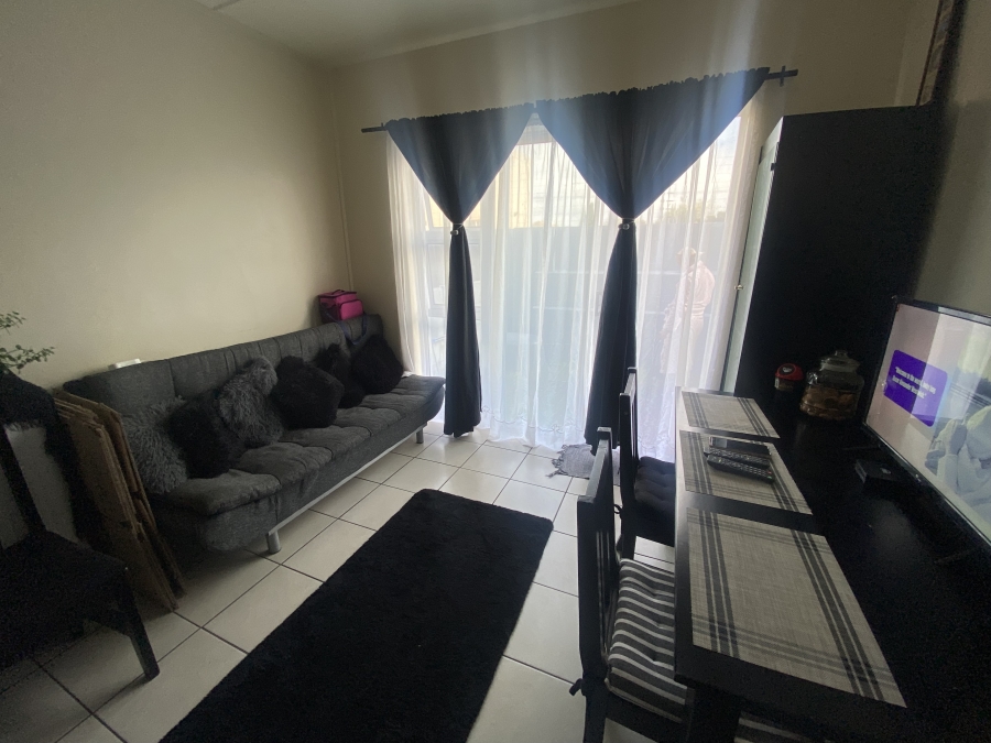 To Let 1 Bedroom Property for Rent in Vasco Estate Western Cape